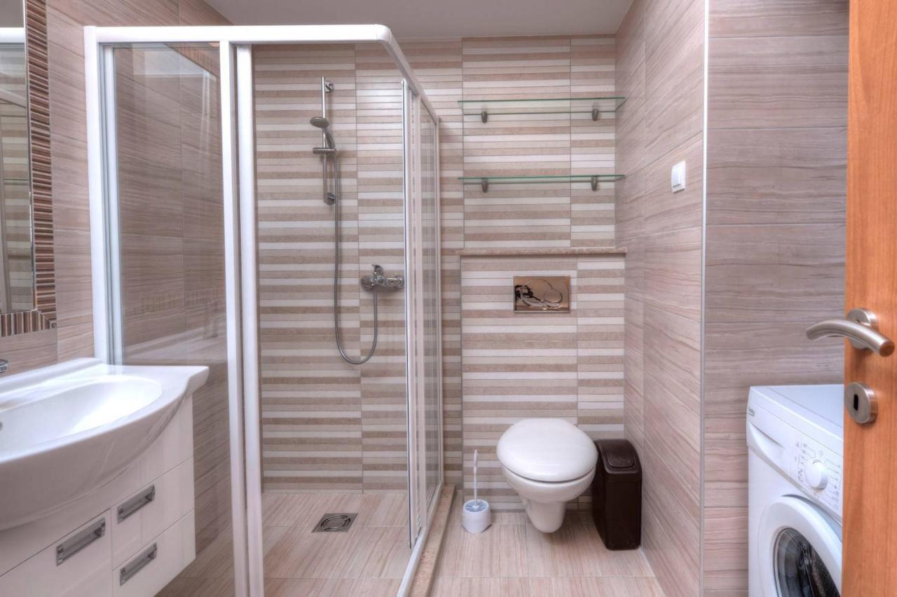 Wukovic Apartments Тиват Экстерьер фото